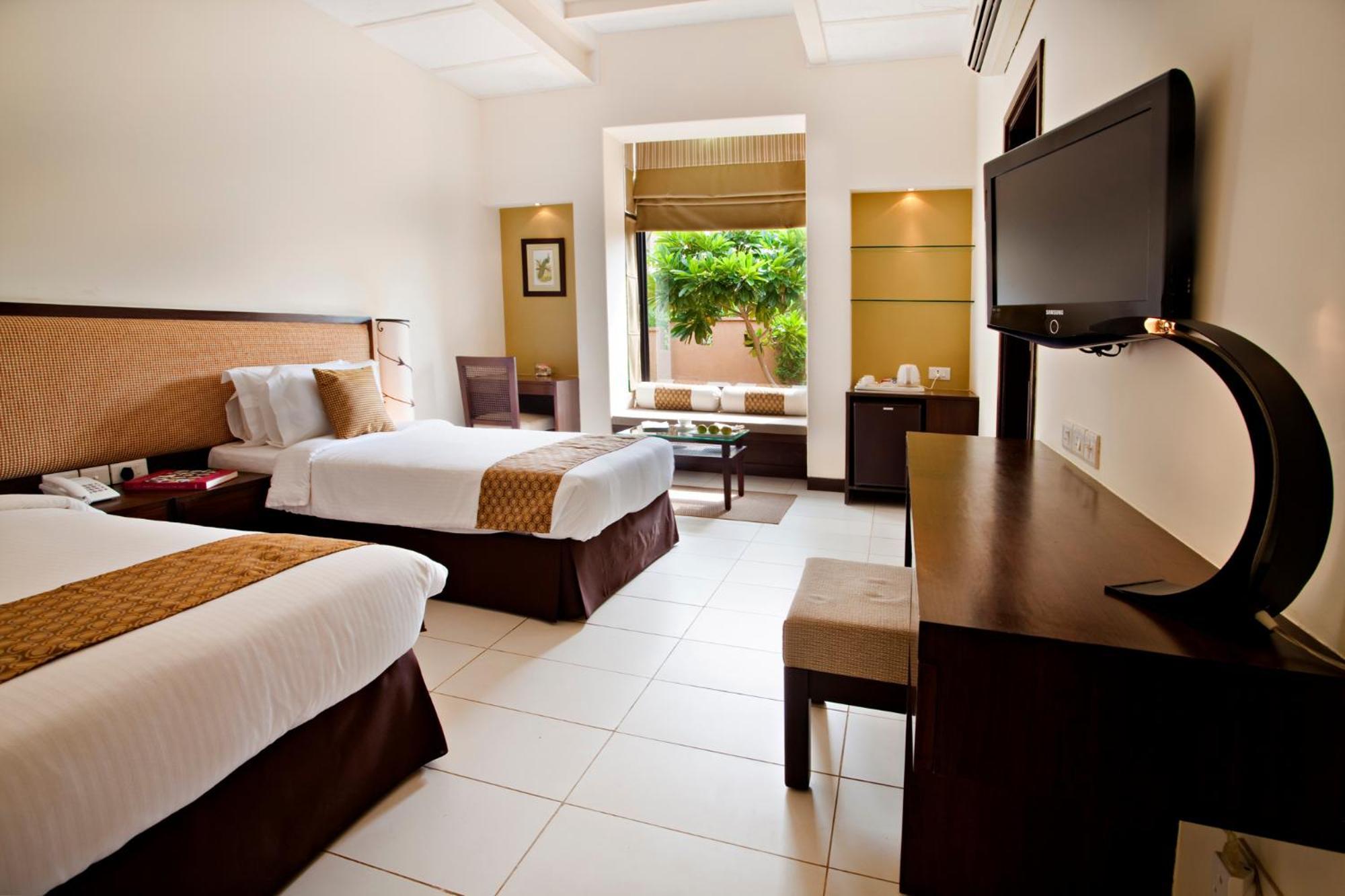 Lemon Tree Hotel, Tarudhan Valley, Manesar Gurgaon Exteriör bild