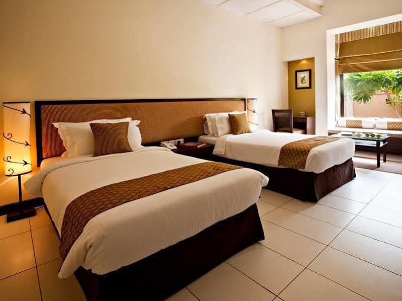 Lemon Tree Hotel, Tarudhan Valley, Manesar Gurgaon Exteriör bild