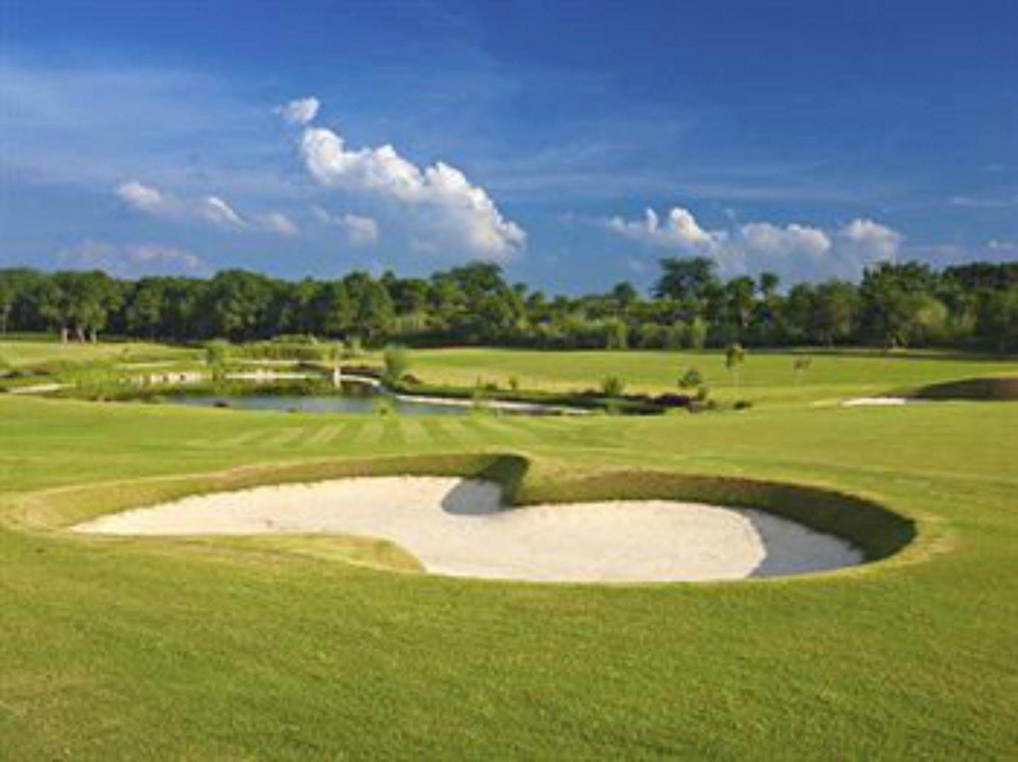 Lemon Tree Hotel, Tarudhan Valley, Manesar Gurgaon Exteriör bild