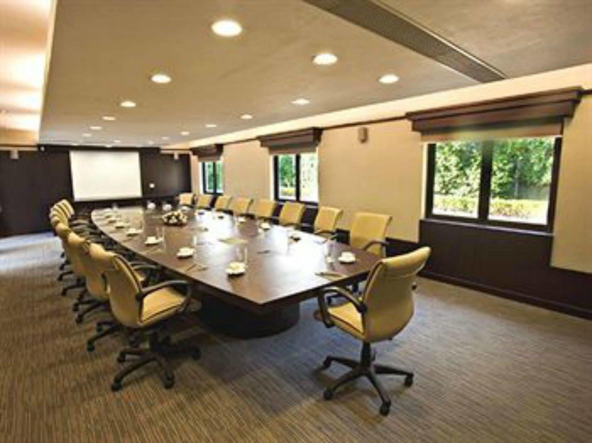 Lemon Tree Hotel, Tarudhan Valley, Manesar Gurgaon Exteriör bild