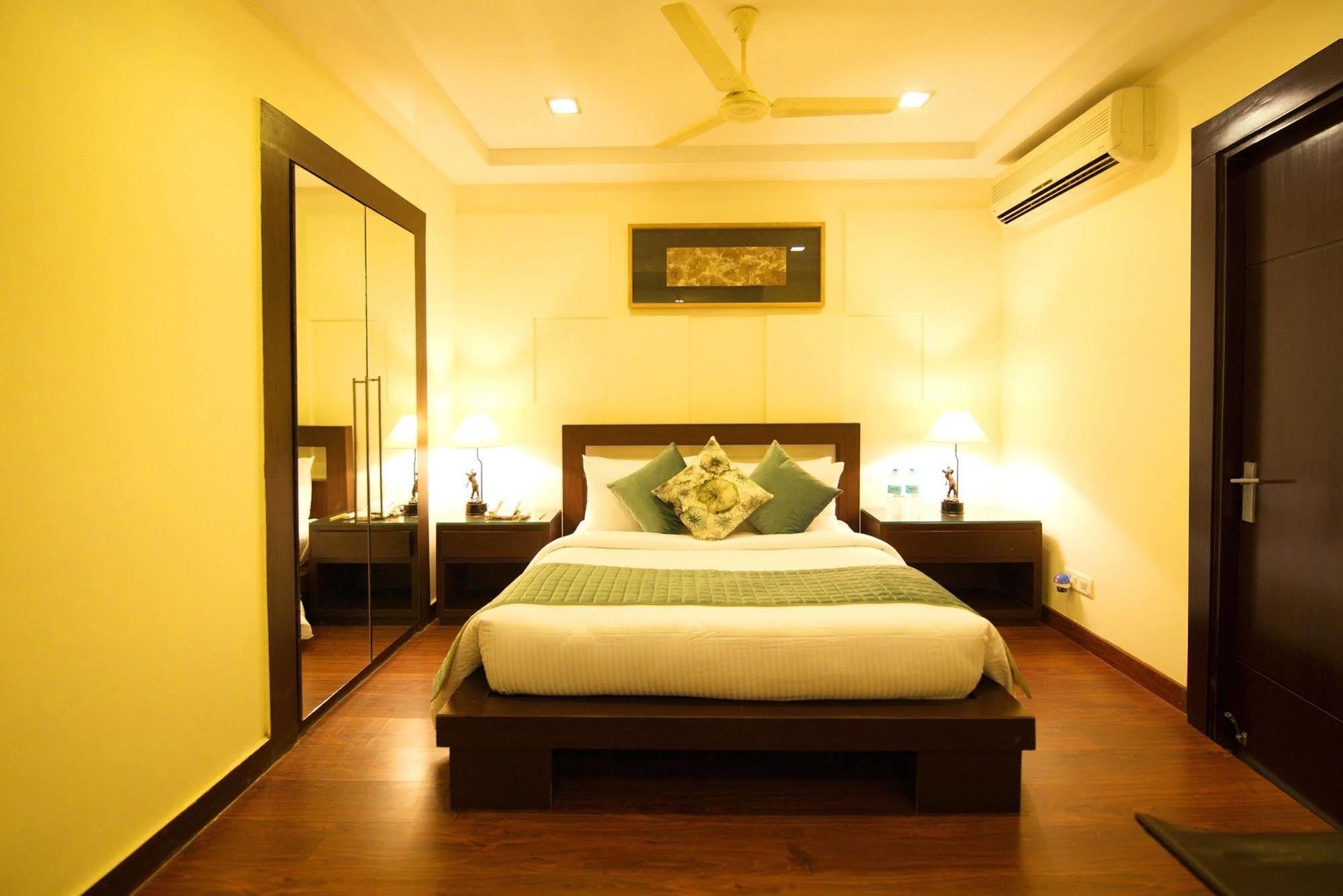 Lemon Tree Hotel, Tarudhan Valley, Manesar Gurgaon Exteriör bild