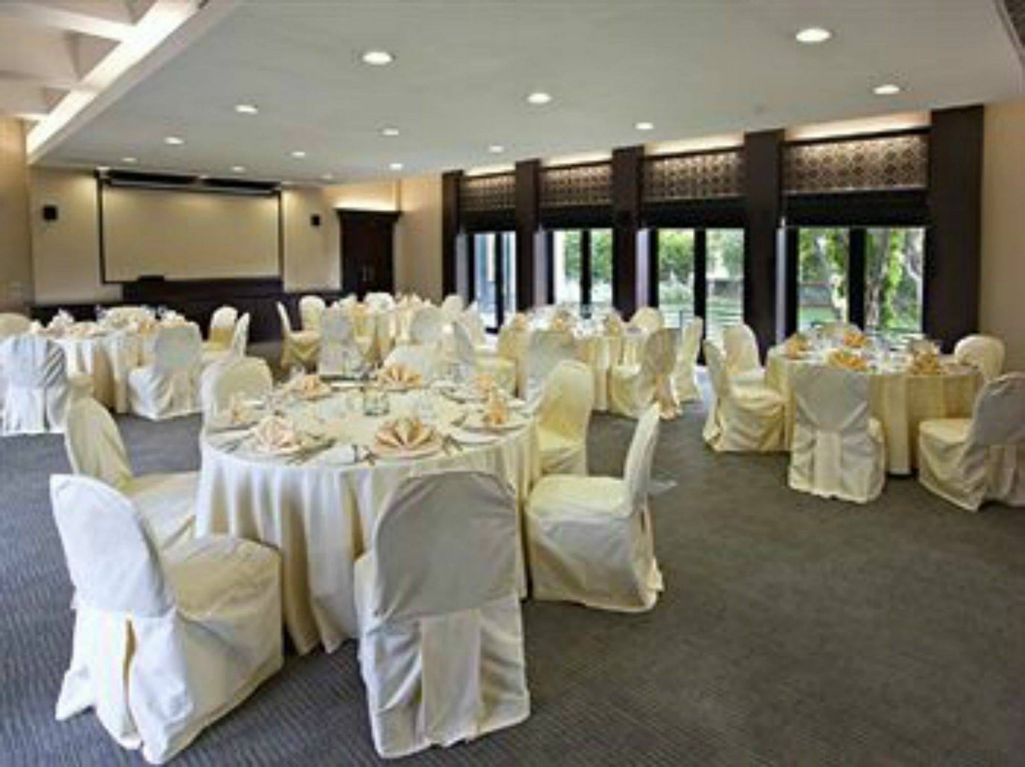 Lemon Tree Hotel, Tarudhan Valley, Manesar Gurgaon Exteriör bild